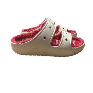 CROCS Unisex Classic COZZZY Holiday Sweater Sandals in White/Red Size 7